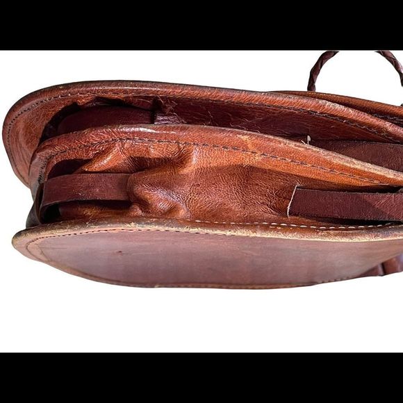 Vintage Leather Handcrafted Crossbody Handbag - Picture 9 of 12